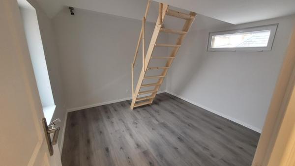 Maison de ville de 90 m2 avec 3 chambres entièrement rénovée