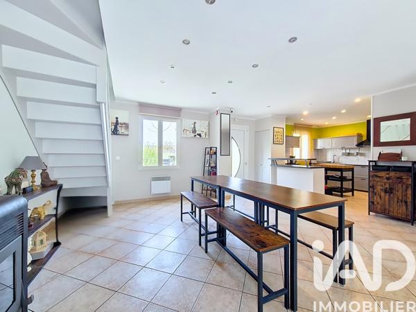 Maison à vendre 6 pièces 129 m² Villeneuve-la-Guyard