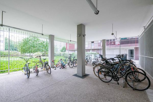 Orly – Appartement 2 pièces lumineux de 48,88 m² (DPE B, Résidence 2015)