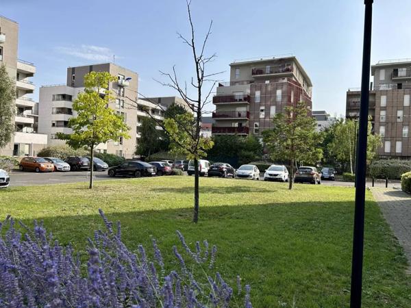 Orly – Appartement 2 pièces lumineux de 48,88 m² (DPE B, Résidence 2015)