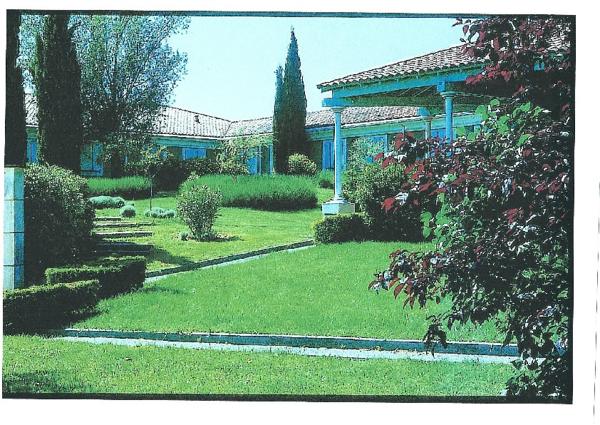 SALON DE PROVENCE Murs-fonds - HOTEL-RESTAURANT