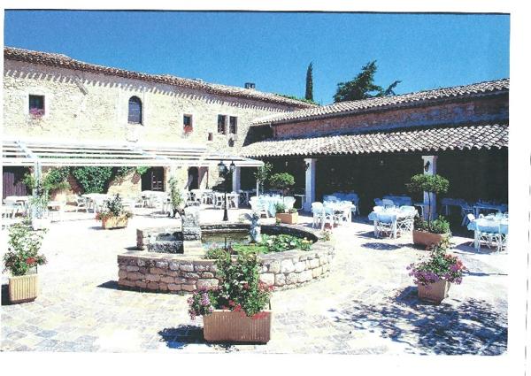 SALON DE PROVENCE Murs-fonds - HOTEL-RESTAURANT