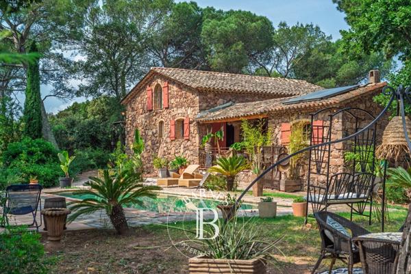 Roquebrune-sur-Argens, Mas 5 Chambres -  200 m² à vendre