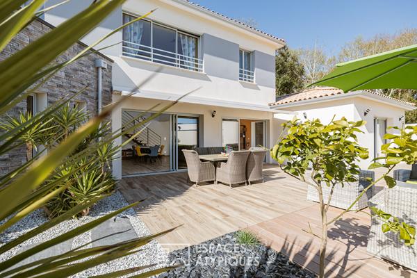 Une villa contemporaine où la lumière est reine