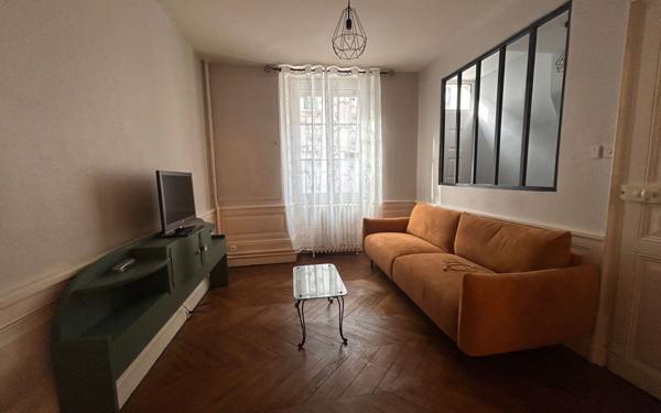 Maison à louer    4 pièces •  Mer