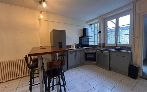 Maison à louer    4 pièces •  Mer