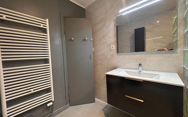 Maison à louer    4 pièces •  Mer