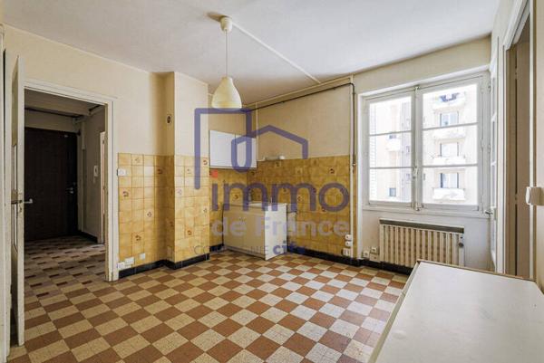 Appartement 4 pièces                                        - 38000 Grenoble Réf : 21689