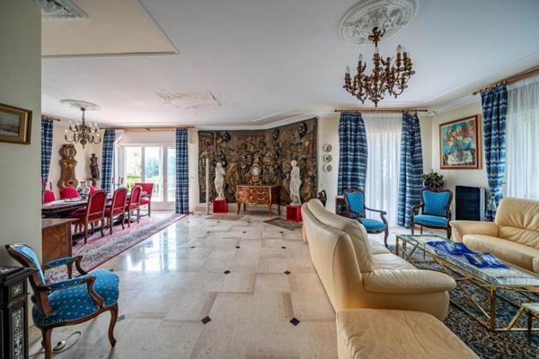 Maison 7 pièce(s) 4 chambre(s) 237.47 m²