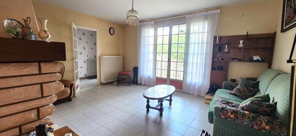 VIVONNE - MAISON - SOUS SOL - JARDIN