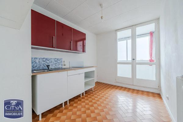 Appartement à vendre 4 pièces 69.5m² Saint-Pierre-des-Corps (37700)