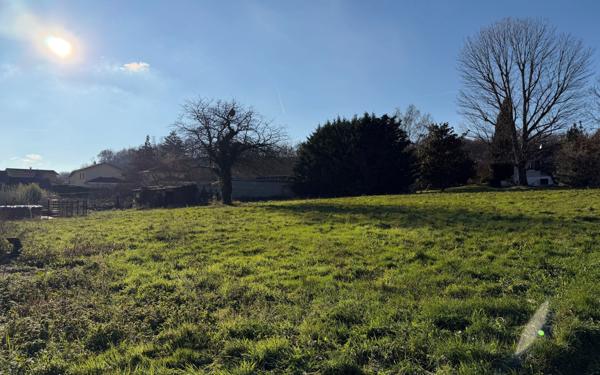 Terrain à vendre    Montluel