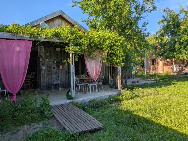Maison rénovée de plain-pied – 79 m² – 3 chambres - calme et verdoyant à Châtelay (Jura) à 15 min de DOLE