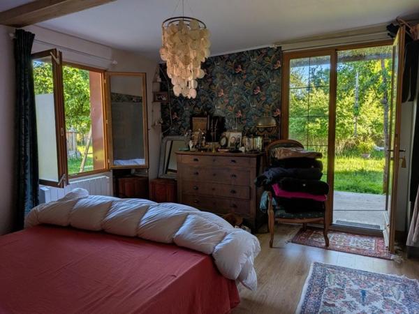 Maison rénovée de plain-pied – 79 m² – 3 chambres - calme et verdoyant à Châtelay (Jura) à 15 min de DOLE