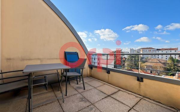 Appartement à vendre    3 pièces • 90 m2 Lyon 3