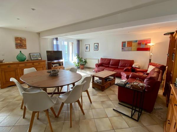 Maison 168m² avec garage, terrasses, dépendance et jardin attenant