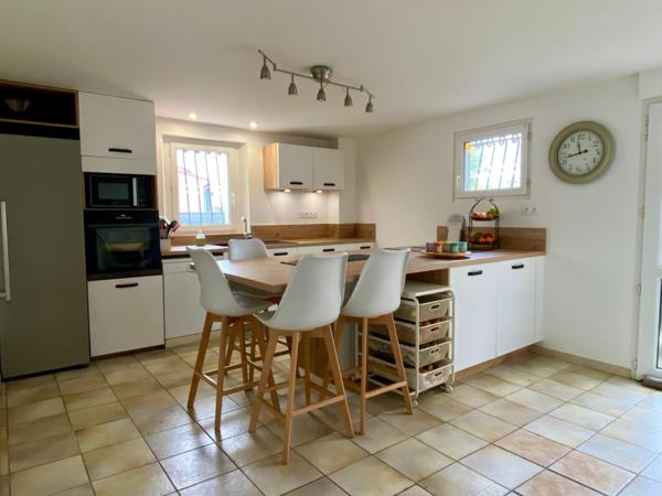 Maison 168m² avec garage, terrasses, dépendance et jardin attenant