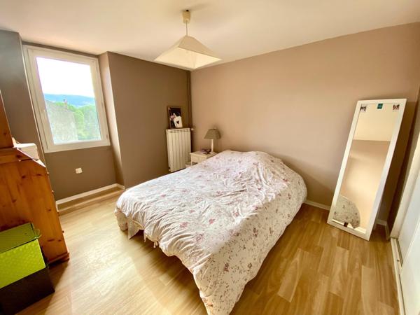 Maison 168m² avec garage, terrasses, dépendance et jardin attenant