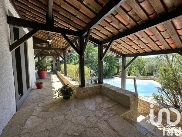 Maison d’architecte 6 pièces de 139 m² à Mercuès (46090)