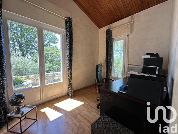 Maison d’architecte 6 pièces de 139 m² à Mercuès (46090)