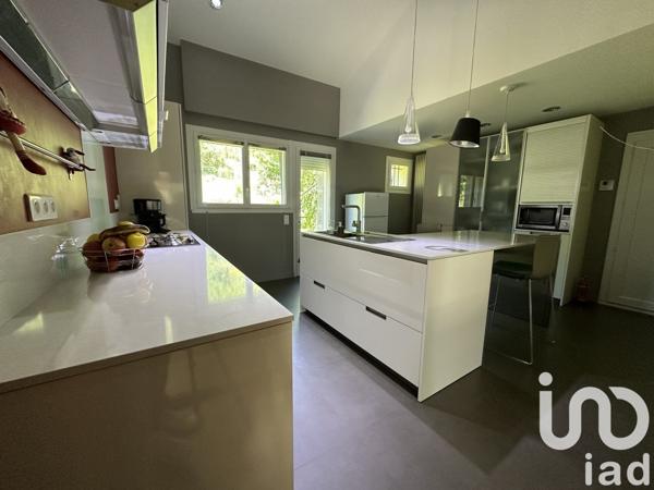 Maison d’architecte 6 pièces de 139 m² à Mercuès (46090)