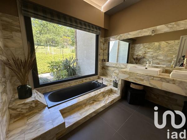 Maison d’architecte 6 pièces de 139 m² à Mercuès (46090)