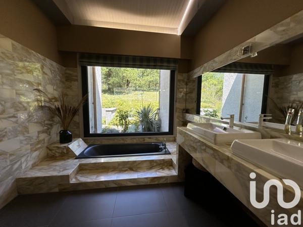 Maison d’architecte 6 pièces de 139 m² à Mercuès (46090)