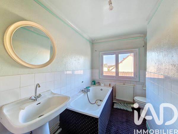 Maison à vendre 6 pièces 130 m² Le Mesnil-Saint-Denis