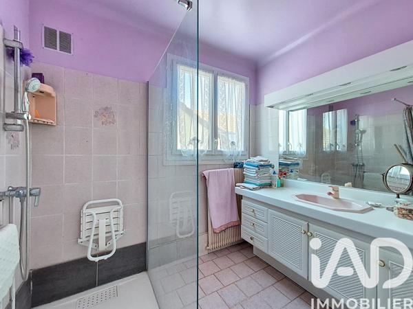 Maison à vendre 6 pièces 130 m² Le Mesnil-Saint-Denis