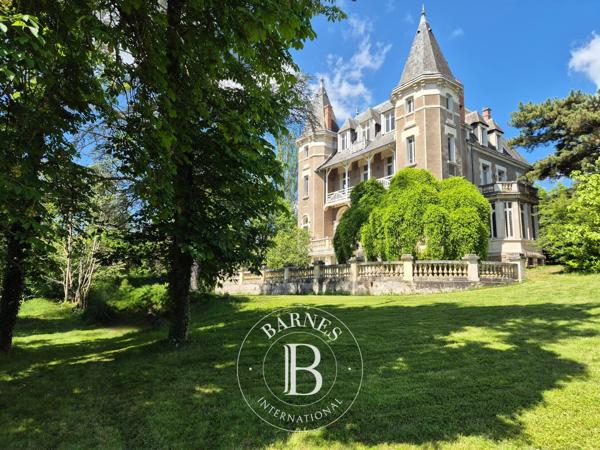 Châtel-Guyon, Propriété 10 Chambres -  755 m² à vendre