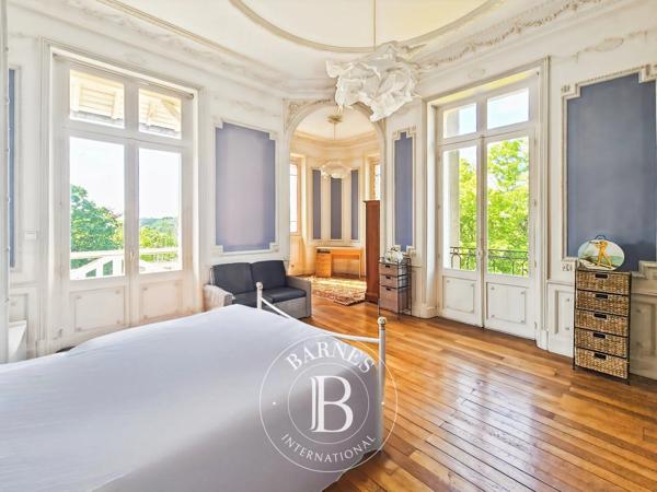 Châtel-Guyon, Propriété 10 Chambres -  755 m² à vendre