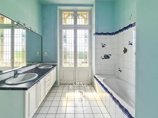 Châtel-Guyon, Propriété 10 Chambres -  755 m² à vendre