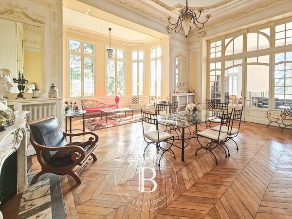 Châtel-Guyon, Propriété 10 Chambres -  755 m² à vendre