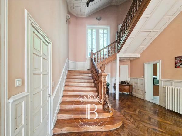 Châtel-Guyon, Propriété 10 Chambres -  755 m² à vendre