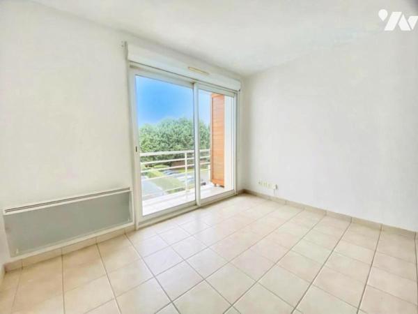 VANNES – T2 avec balcon, cave et garage – Proximité immédiate du port