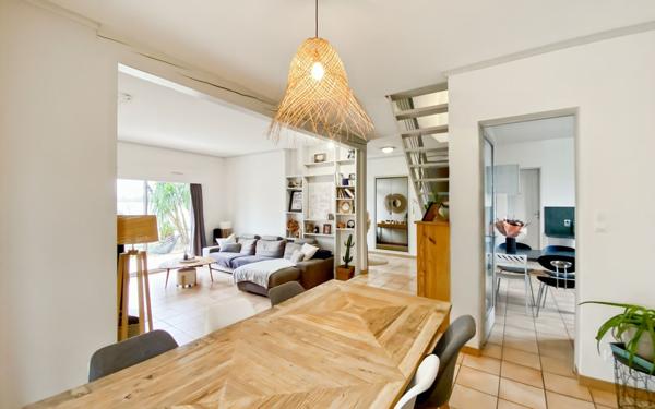 Maison à vendre    5 pièces •  Saint-Étienne-de-Tulmont