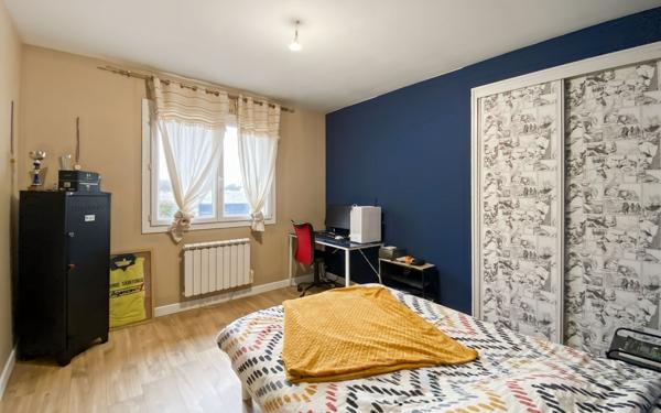 Maison à vendre    5 pièces •  Saint-Étienne-de-Tulmont