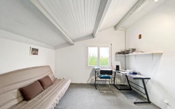 Maison à vendre    5 pièces •  Saint-Étienne-de-Tulmont