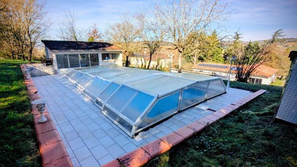 Maison familiale 142m² avec piscine couverte – 5 506 m² de terrain à Saint-Pierre-de-Clairac