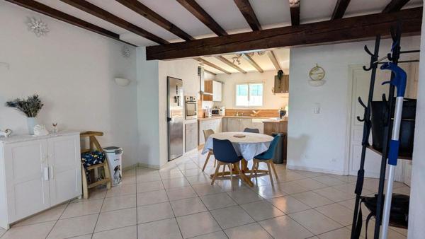 Maison familiale 142m² avec piscine couverte – 5 506 m² de terrain à Saint-Pierre-de-Clairac
