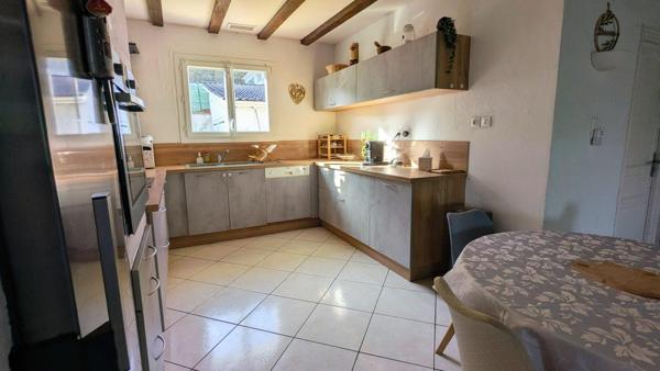 Maison familiale 142m² avec piscine couverte – 5 506 m² de terrain à Saint-Pierre-de-Clairac