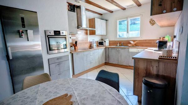 Maison familiale 142m² avec piscine couverte – 5 506 m² de terrain à Saint-Pierre-de-Clairac