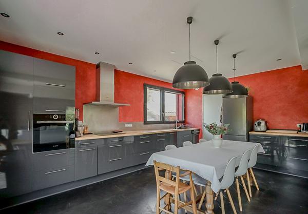 Maison passive moderne de 160 m² à Salles : confort, écologie et espace de vie idéal