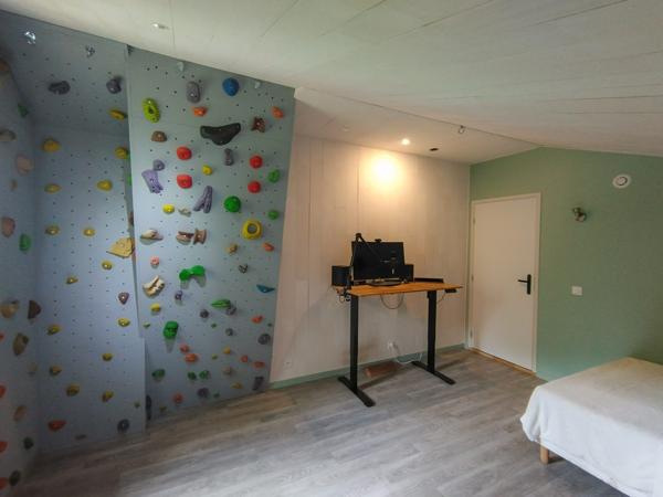 Maison passive moderne de 160 m² à Salles : confort, écologie et espace de vie idéal