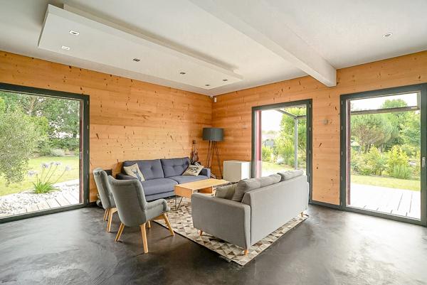 Maison passive moderne de 160 m² à Salles : confort, écologie et espace de vie idéal