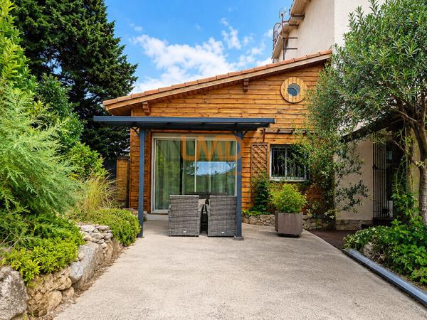 Maison – Charme et atypicité – Studio indépendant