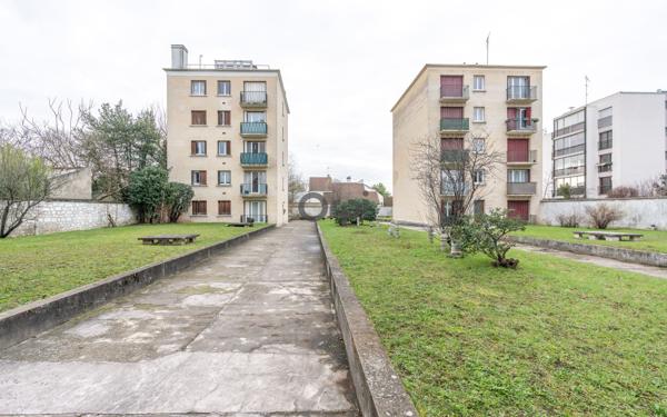 Appartement à vendre    1 pièce • 30,03 m2 Saint-Maur-des-Fossés