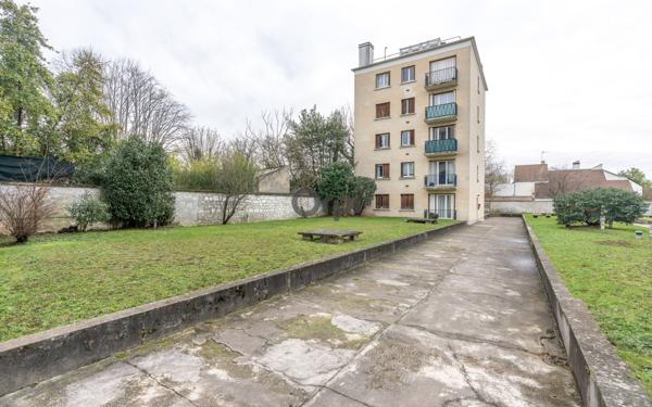 Appartement à vendre    1 pièce • 30,03 m2 Saint-Maur-des-Fossés