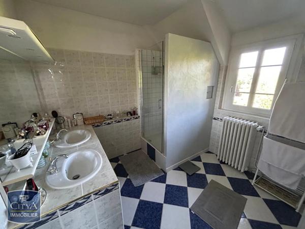 Vente maison 8 pièces de 307.76m²