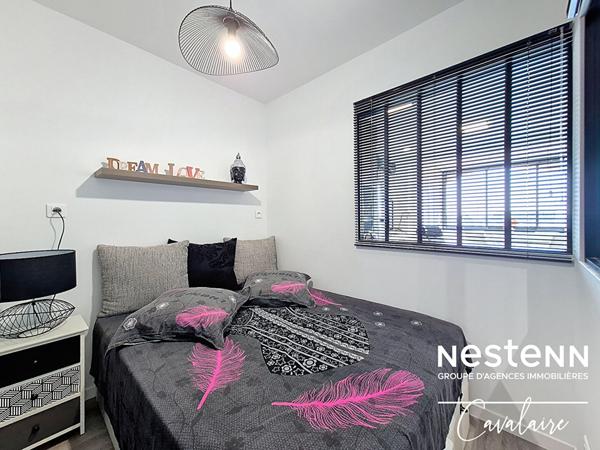 VUE MER Appartement refait à neuf de type 2 pièces aux Marines de Cogolin, avec accès plages, piscine et tennis